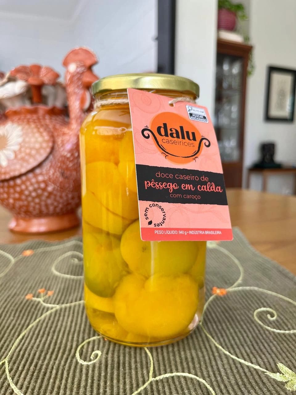 Pêssego em calda com caroço